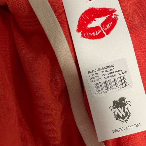 2x HP🎉 NWT Wildfox Oversized Cayenne Lotus-Embroidered Sumo Hoodie. Size X-Small - Picture 4 of 10
